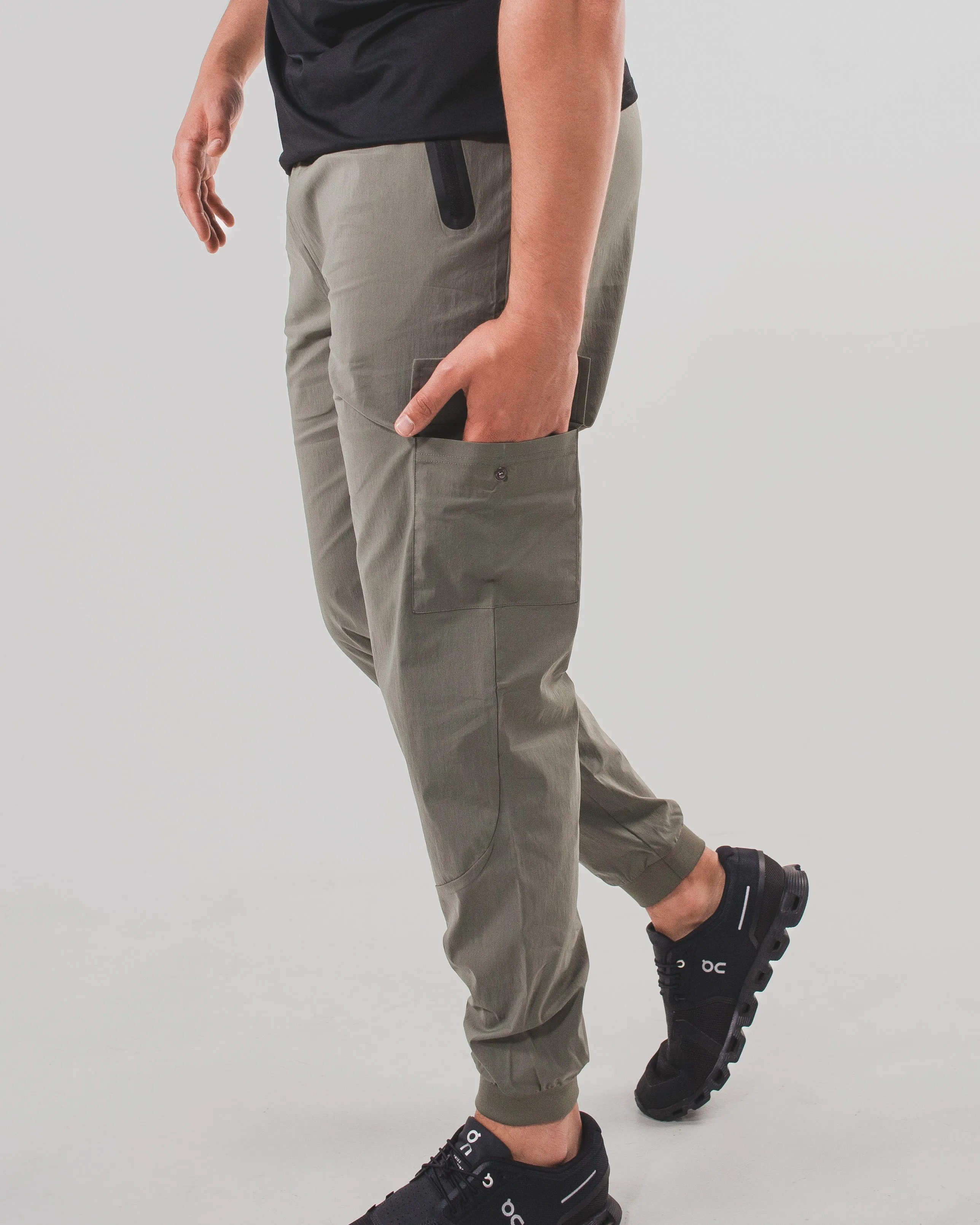 Active Cargo Joggers - Matte Green